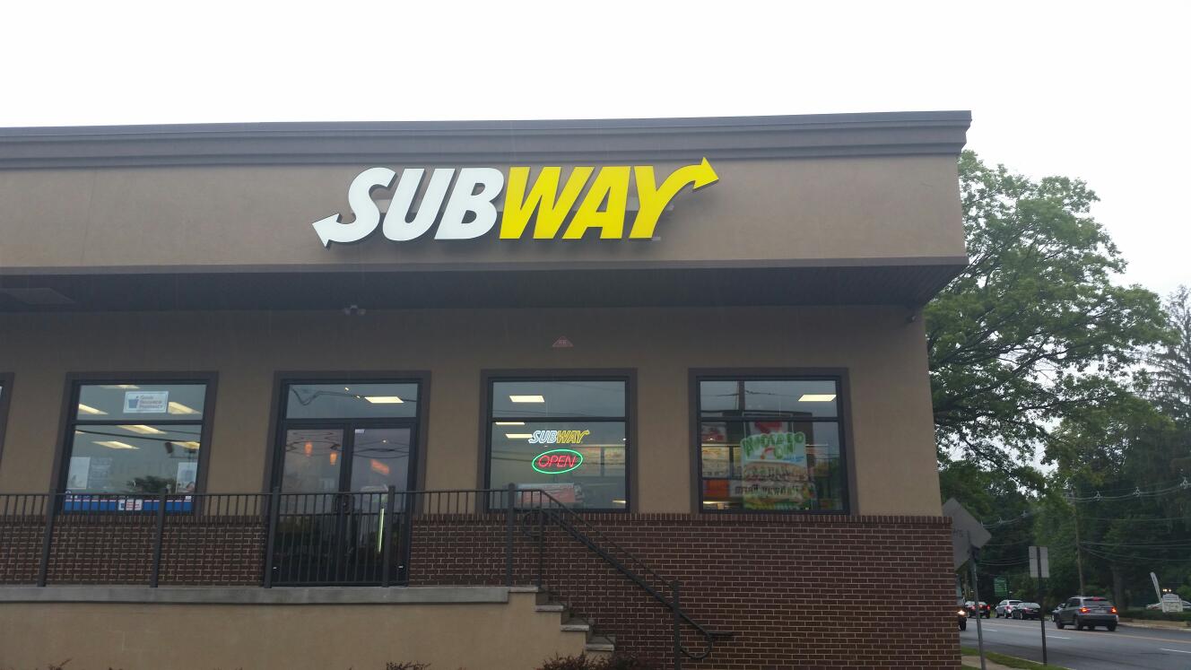 Photo of Subway in Rahway City, New Jersey, United States - 1 Picture of Restaurant, Food, Point of interest, Establishment, Meal takeaway