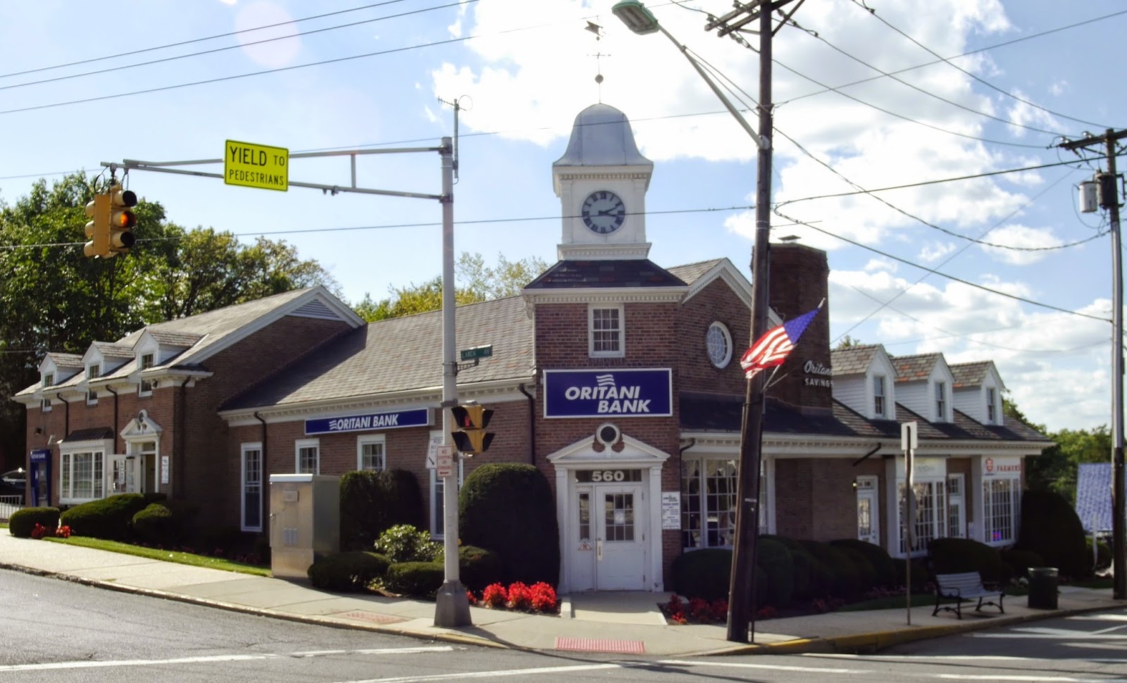 Photo of Oritani Bank in Teaneck City, New Jersey, United States - 1 Picture of Point of interest, Establishment, Finance, Atm, Bank