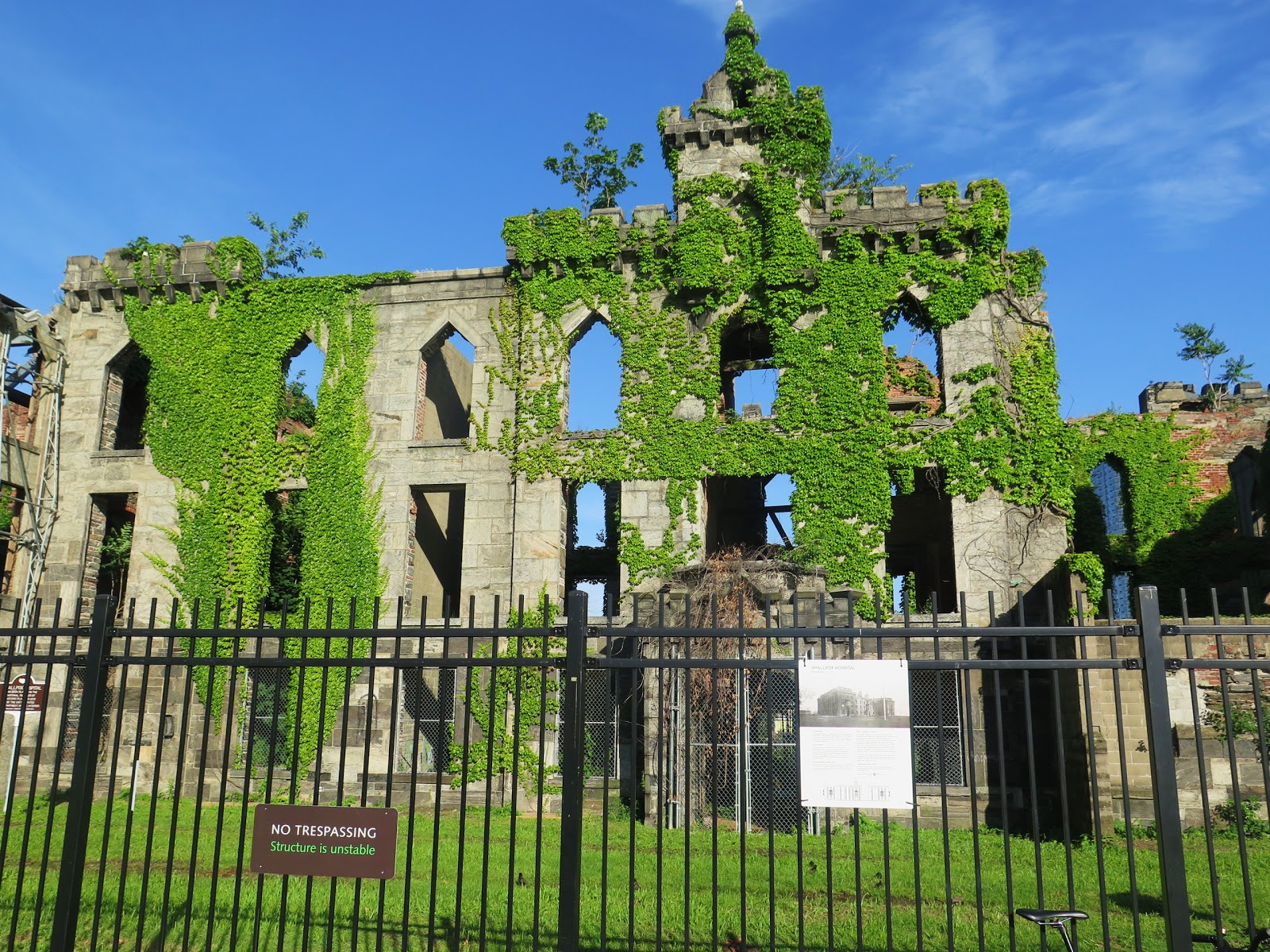 Photo of Smallpox Memorial Hospital in New York City, New York, United States - 7 Picture of Point of interest, Establishment, Hospital