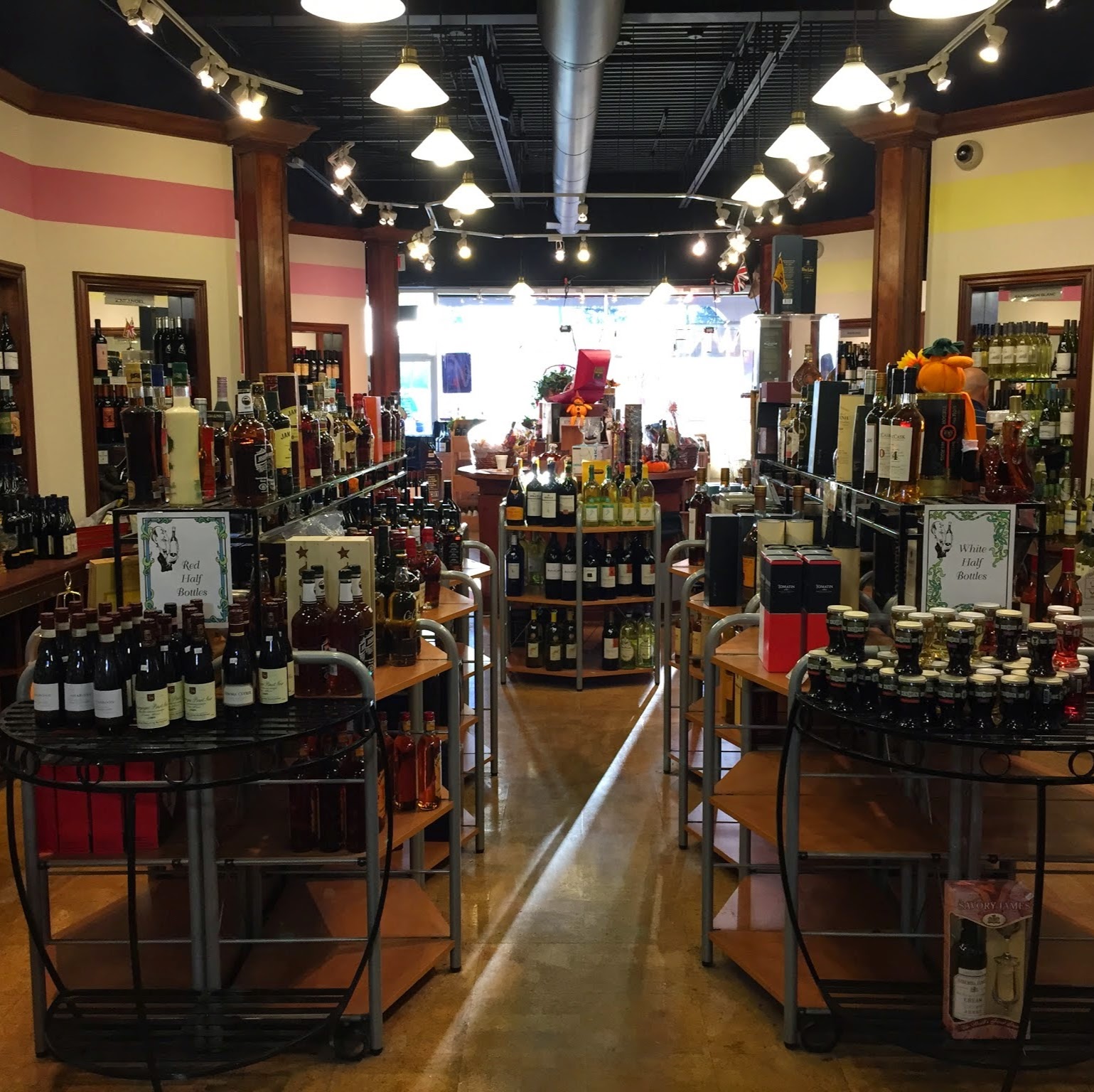 Photo of Simply Wine & Liquor in Albertson City, New York, United States - 1 Picture of Point of interest, Establishment, Store, Liquor store