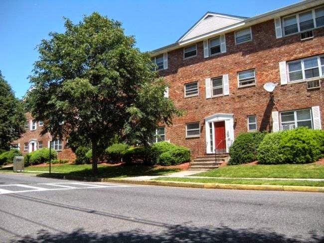 Photo of Brookside Apartments in Essex County City, New Jersey, United States - 1 Picture of Point of interest, Establishment