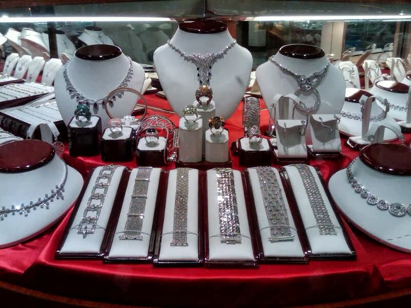 Photo of Aras Jewelry Inc. in Paramus City, New Jersey, United States - 1 Picture of Point of interest, Establishment, Finance, Store, Jewelry store