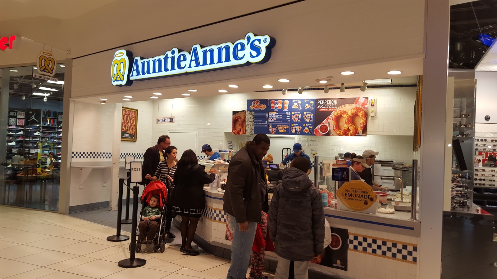 Photo of Auntie Anne's in Elizabeth City, New Jersey, United States - 1 Picture of Restaurant, Food, Point of interest, Establishment