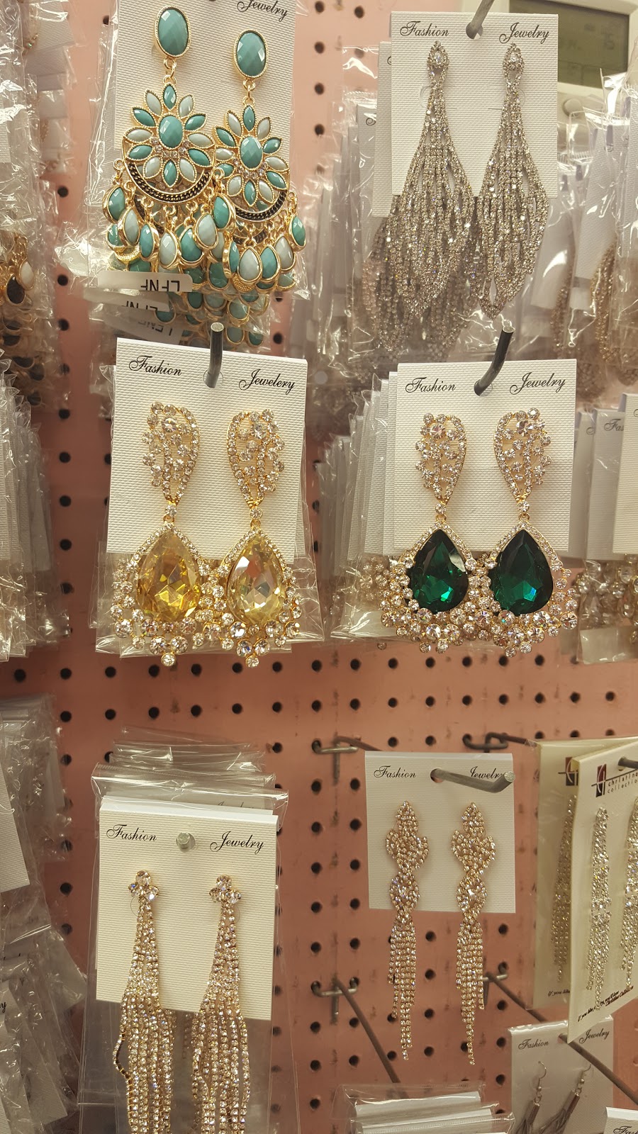 Photo of Earrings Plaza in New York City, New York, United States - 1 Picture of Point of interest, Establishment, Store, Jewelry store