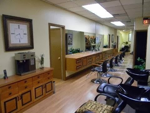 Photo of B Dinelli Hair Salon in Teaneck City, New Jersey, United States - 3 Picture of Point of interest, Establishment, Beauty salon, Hair care