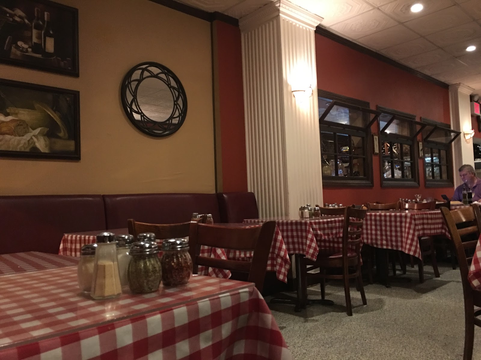 Photo of V&T Pizzeria in New York City, New York, United States - 7 Picture of Restaurant, Food, Point of interest, Establishment, Bar