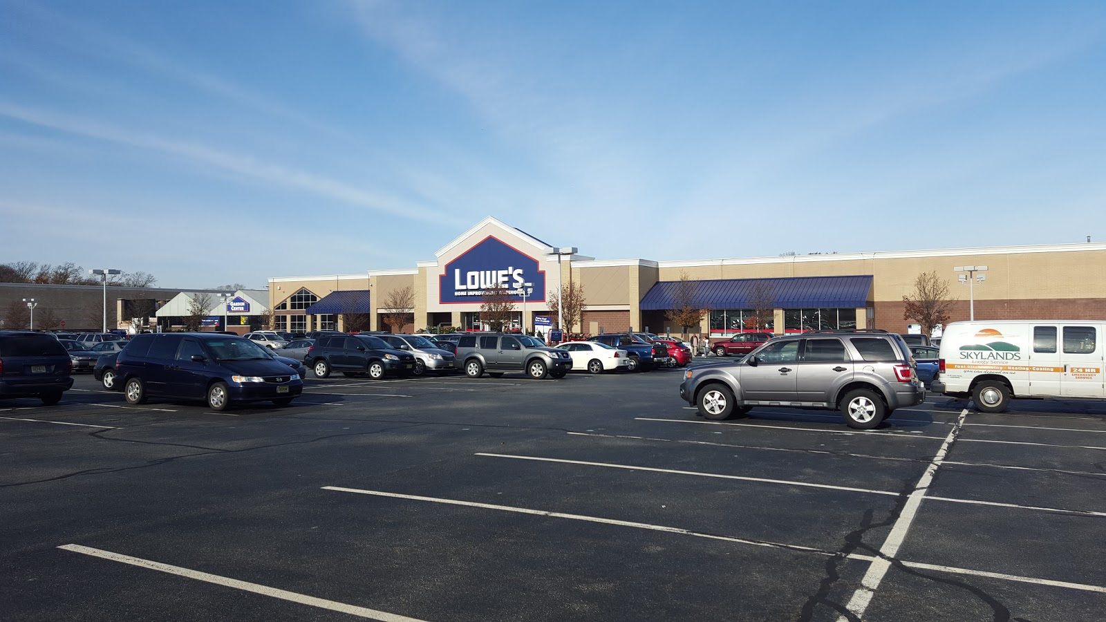 Photo of Lowe's Home Improvement in Woodbridge Township City, New Jersey, United States - 1 Picture of Point of interest, Establishment, Store, Home goods store, Furniture store, Hardware store