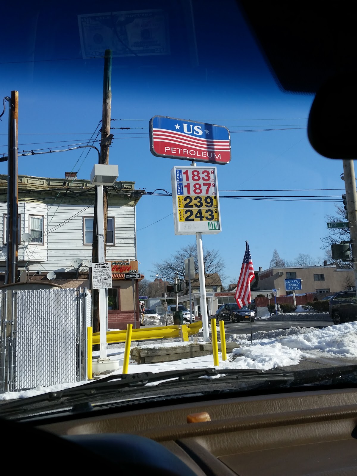 Photo of Getty Gas Station Mini Mart in New Rochelle City, New York, United States - 4 Picture of Food, Point of interest, Establishment, Finance, Store, Atm, Gas station, Convenience store, Car repair, Liquor store