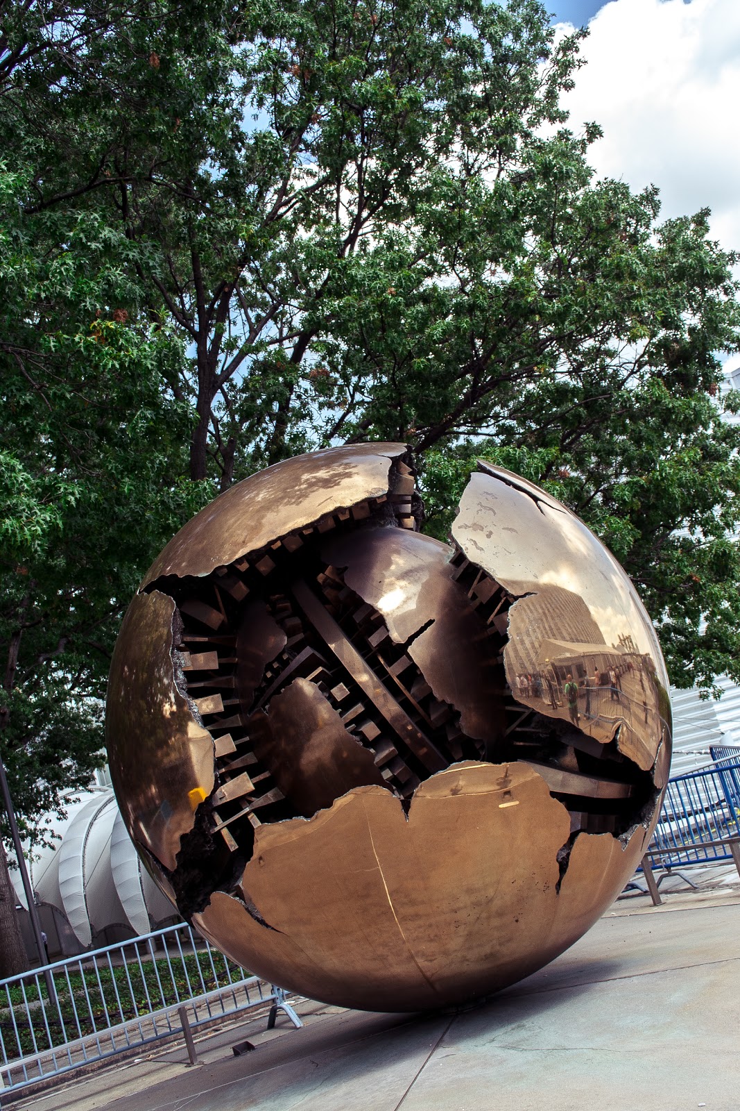 Photo of UN Gift Garden - "Good Defeats Evil" in New York City, New York, United States - 1 Picture of Point of interest, Establishment