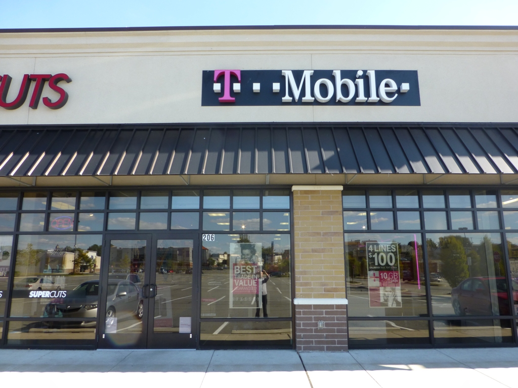 Photo of T-Mobile Garfield in Garfield City, New Jersey, United States - 1 Picture of Point of interest, Establishment, Store