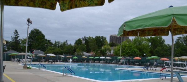 Photo of Tanenbaum Family Pool at the Samuel Field Y in Little Neck City, New York, United States - 6 Picture of Restaurant, Food, Point of interest, Establishment, Meal takeaway, Bar