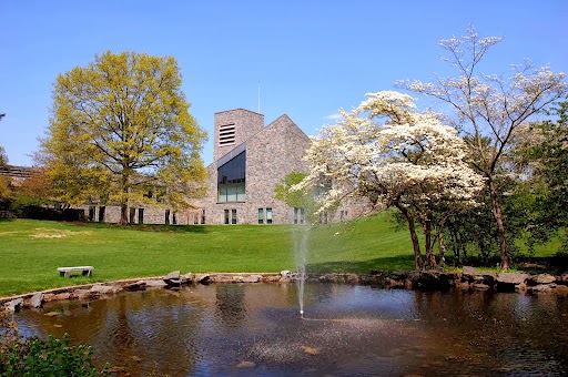 Photo of Unitarian Universalist Congregation at Shelter Rock in Manhasset City, New York, United States - 10 Picture of Point of interest, Establishment, Church, Place of worship, Art gallery