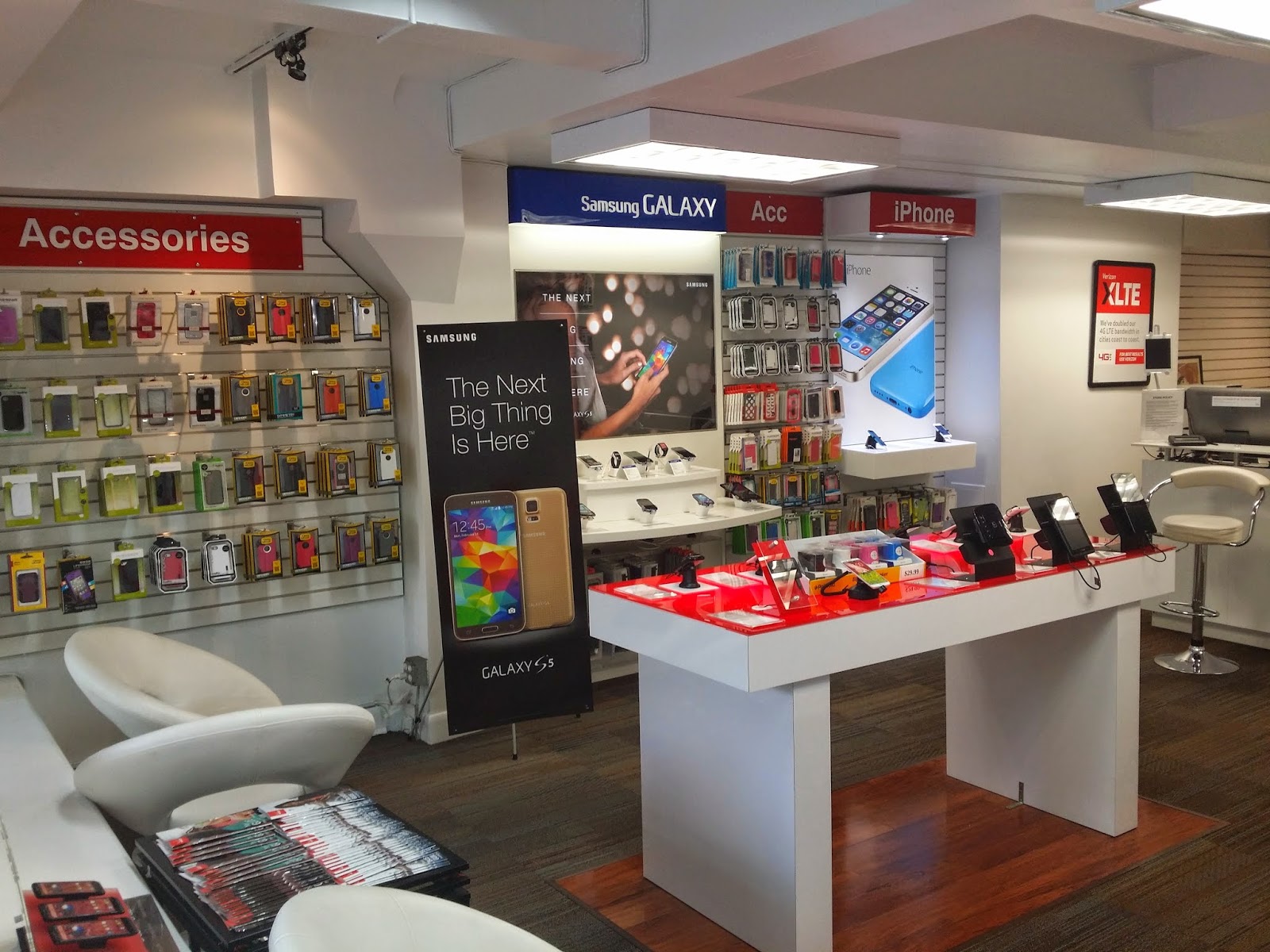 Photo of Verizon in New York City, New York, United States - 10 Picture of Point of interest, Establishment, Store, Electronics store