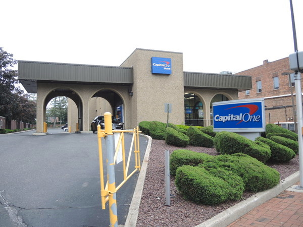 Photo of Capital One Bank in Great Neck City, New York, United States - 2 Picture of Point of interest, Establishment, Finance, Atm, Bank