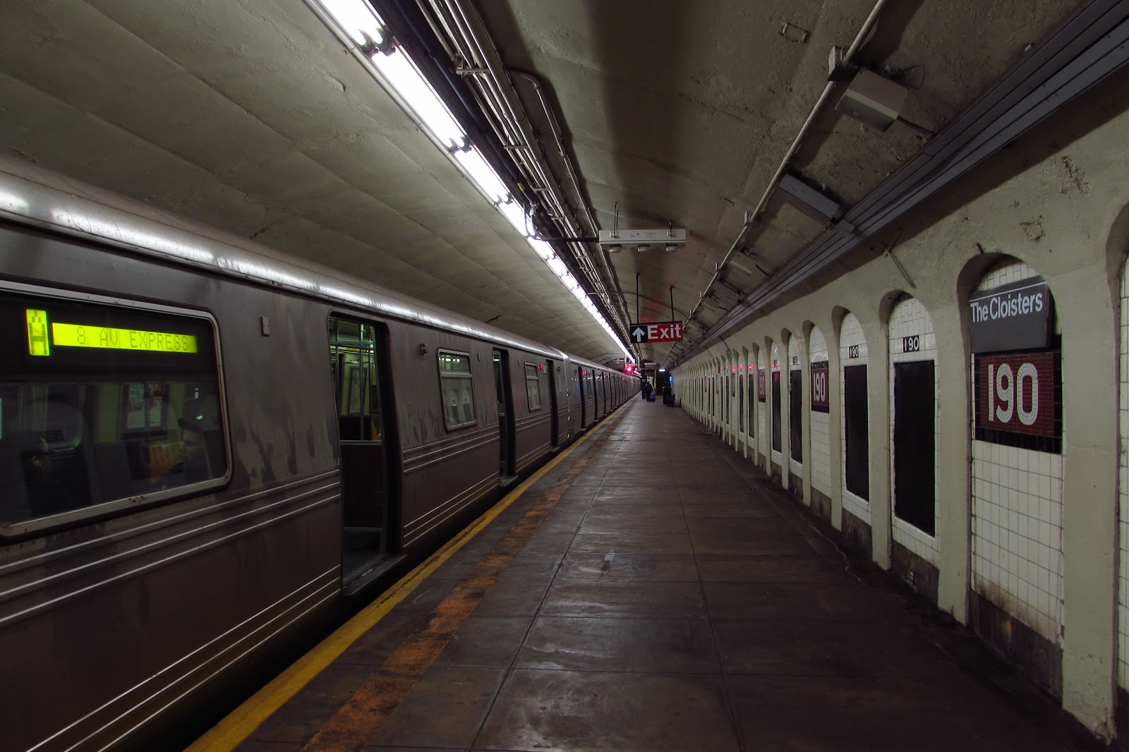 Photo of 190 St in New York City, New York, United States - 4 Picture of Point of interest, Establishment, Transit station, Subway station