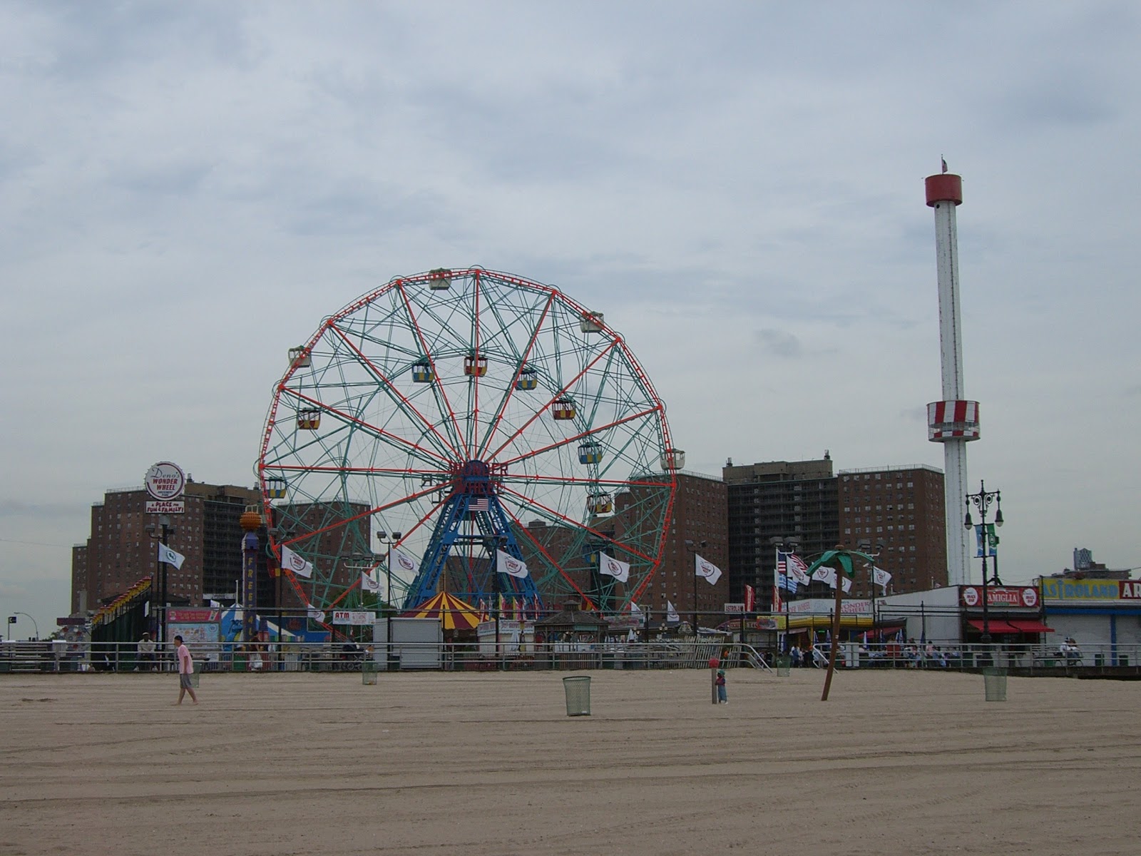 Photo of Deno's Wonder Wheel Amusement Park in Brooklyn City, New York, United States - 3 Picture of Point of interest, Establishment, Amusement park