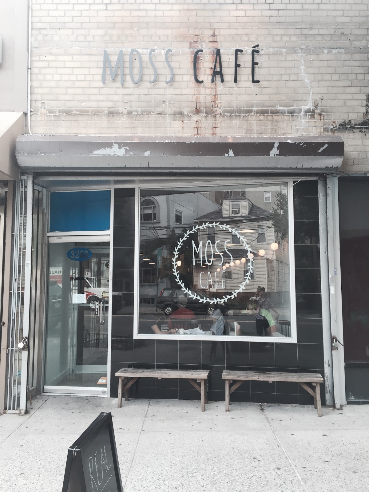 Photo of Moss Café in Bronx City, New York, United States - 3 Picture of Restaurant, Food, Point of interest, Establishment, Store, Cafe