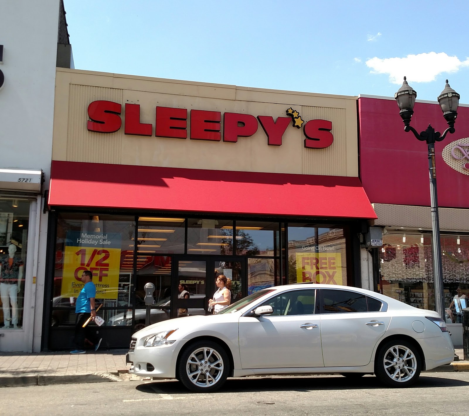 Photo of Sleepy's West New York in West New York City, New Jersey, United States - 1 Picture of Point of interest, Establishment, Store, Home goods store, Furniture store
