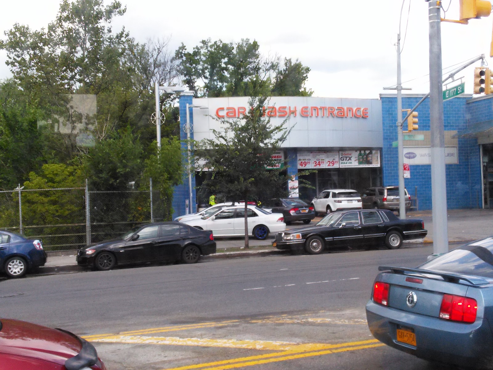 Photo of Tremont Car Wash And Oil Change in Bronx City, New York, United States - 3 Picture of Point of interest, Establishment, Car wash