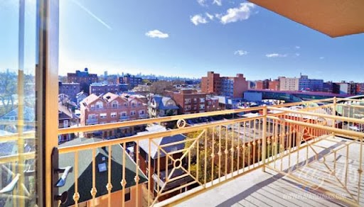 Photo of Plaza 75 Condos in Queens City, New York, United States - 4 Picture of Point of interest, Establishment, Real estate agency