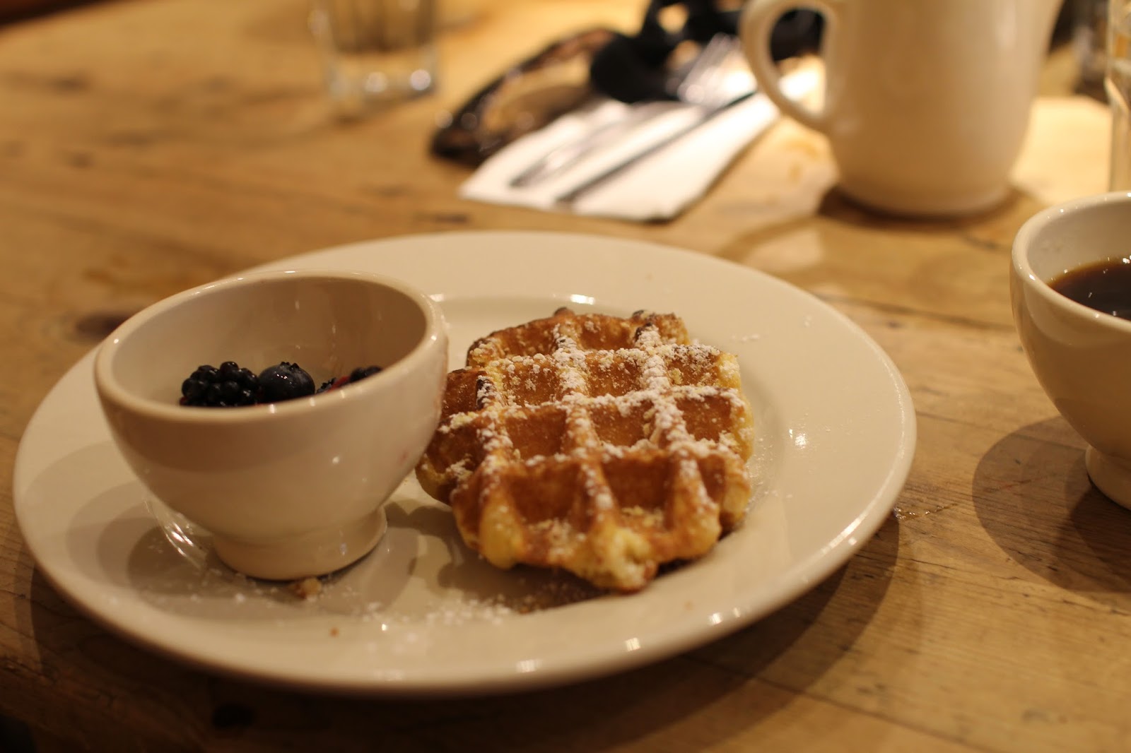 Photo of Le Pain Quotidien in New York City, New York, United States - 1 Picture of Restaurant, Food, Point of interest, Establishment, Store, Meal takeaway, Cafe, Bakery