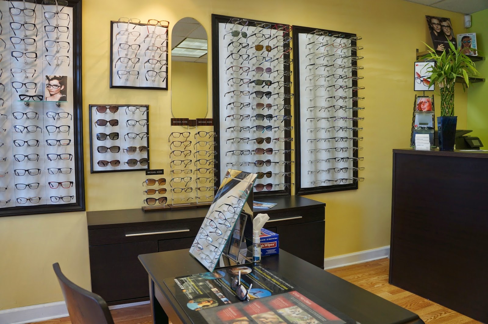 Photo of 20/20 Eye Care in Mineola City, New York, United States - 4 Picture of Point of interest, Establishment, Store, Health