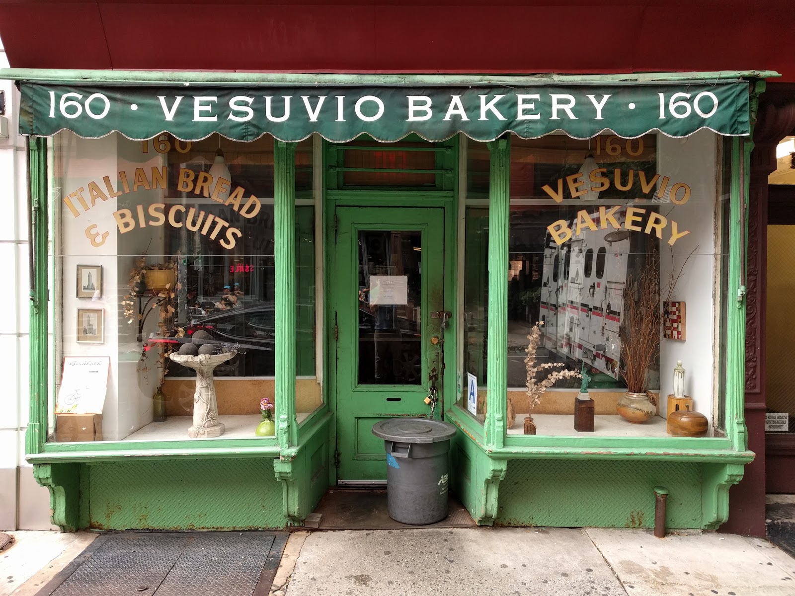 Photo of Vesuvio Bakery in New York City, New York, United States - 3 Picture of Restaurant, Food, Point of interest, Establishment