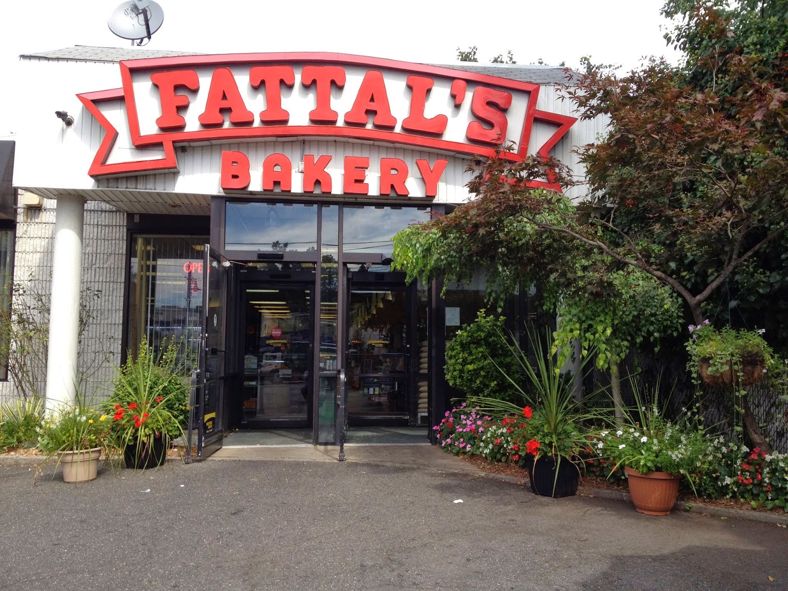 Photo of Fattal's Syrian Bakery in Paterson City, New Jersey, United States - 4 Picture of Restaurant, Food, Point of interest, Establishment, Store, Meal takeaway, Grocery or supermarket, Bakery, Jewelry store