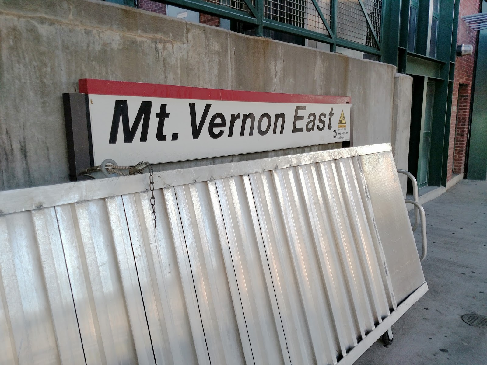 Photo of Mount Vernon East in Mount Vernon City, New York, United States - 3 Picture of Point of interest, Establishment, Transit station, Train station