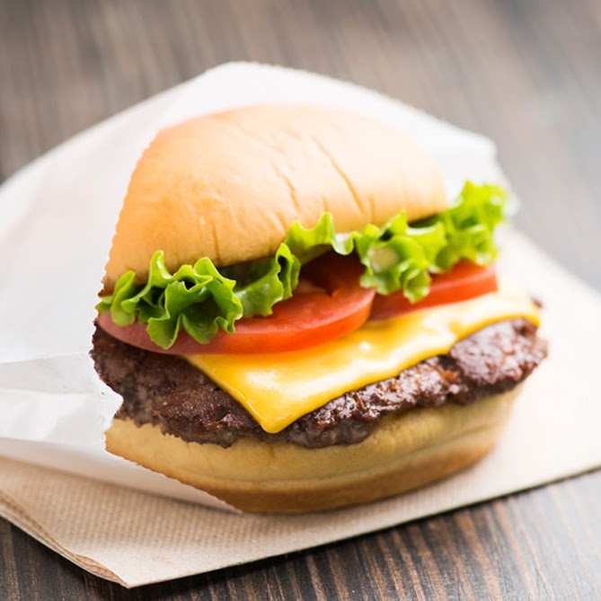 Photo of Shake Shack in New York City, New York, United States - 1 Picture of Restaurant, Food, Point of interest, Establishment, Store, Meal takeaway