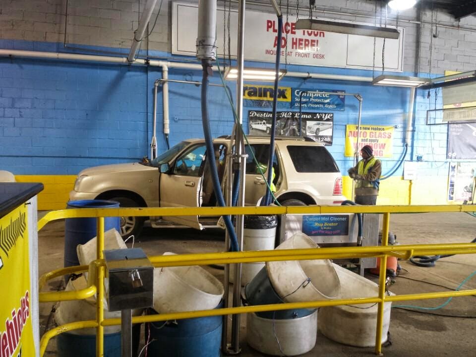 Photo of Silver Point car care center in Queens City, New York, United States - 3 Picture of Point of interest, Establishment, Store, Car repair, Car wash