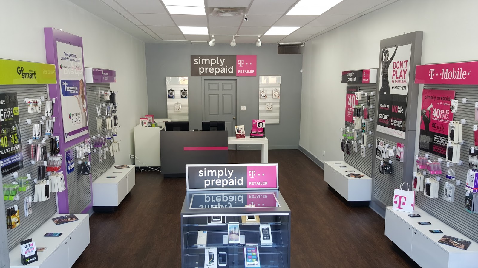 Photo of Simply Prepaid T-Mobile Retailer in Yonkers City, New York, United States - 1 Picture of Point of interest, Establishment, Store