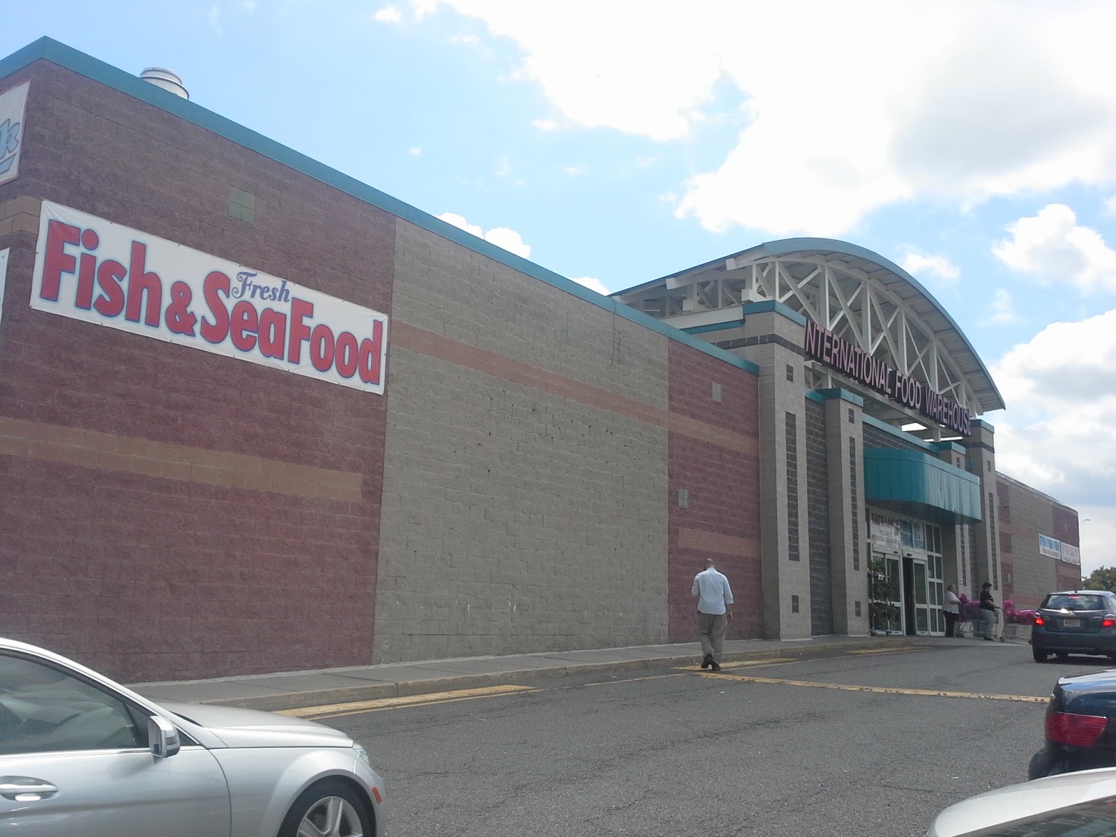 Photo of International Food & Liquor Warehouse in Lodi City, New Jersey, United States - 2 Picture of Food, Point of interest, Establishment, Store, Grocery or supermarket