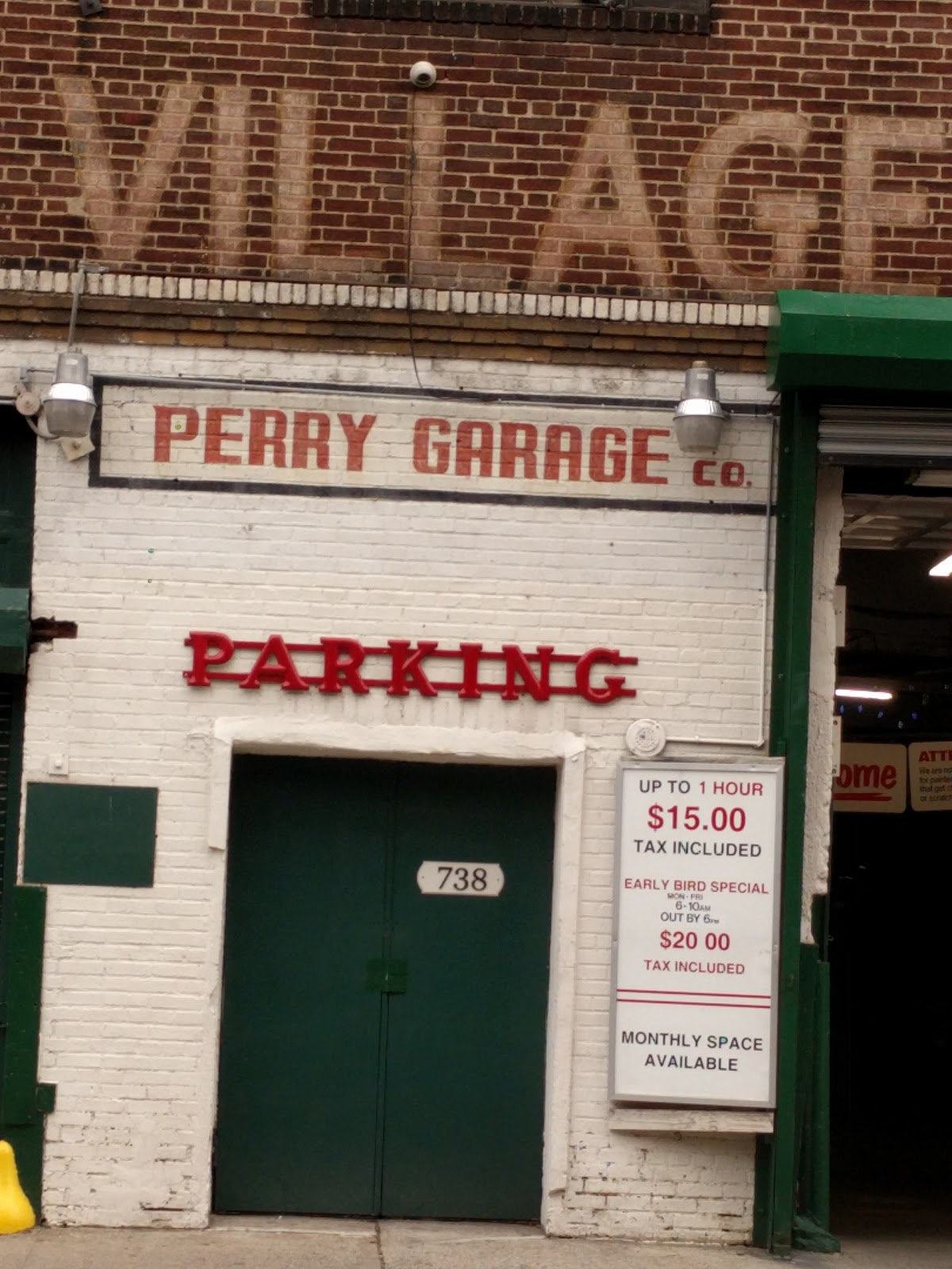 Photo of Perry Garage Inc in New York City, New York, United States - 2 Picture of Point of interest, Establishment, Parking