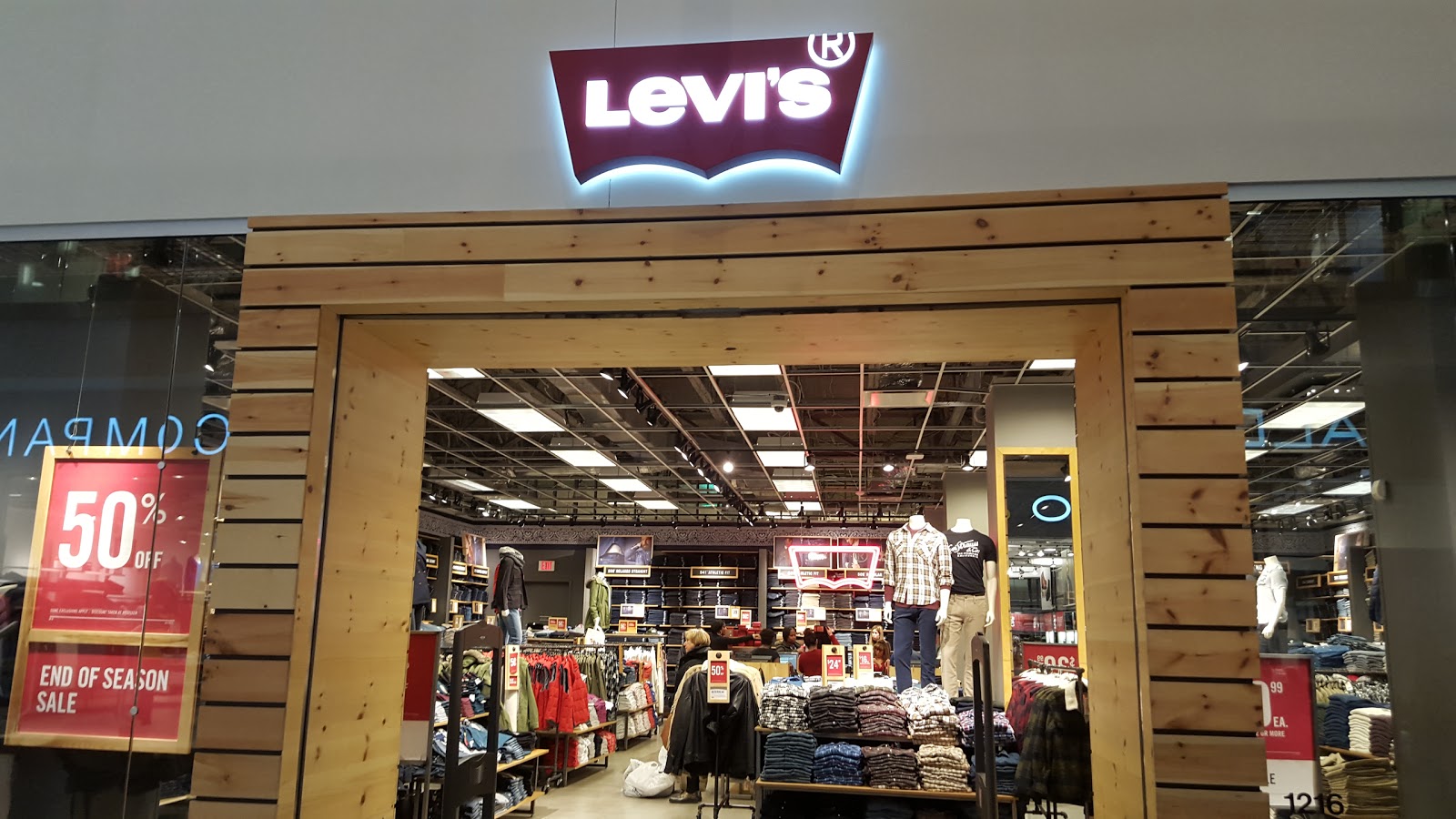 Photo of Levi's Store in Elizabeth City, New Jersey, United States - 2 Picture of Point of interest, Establishment, Store, Clothing store