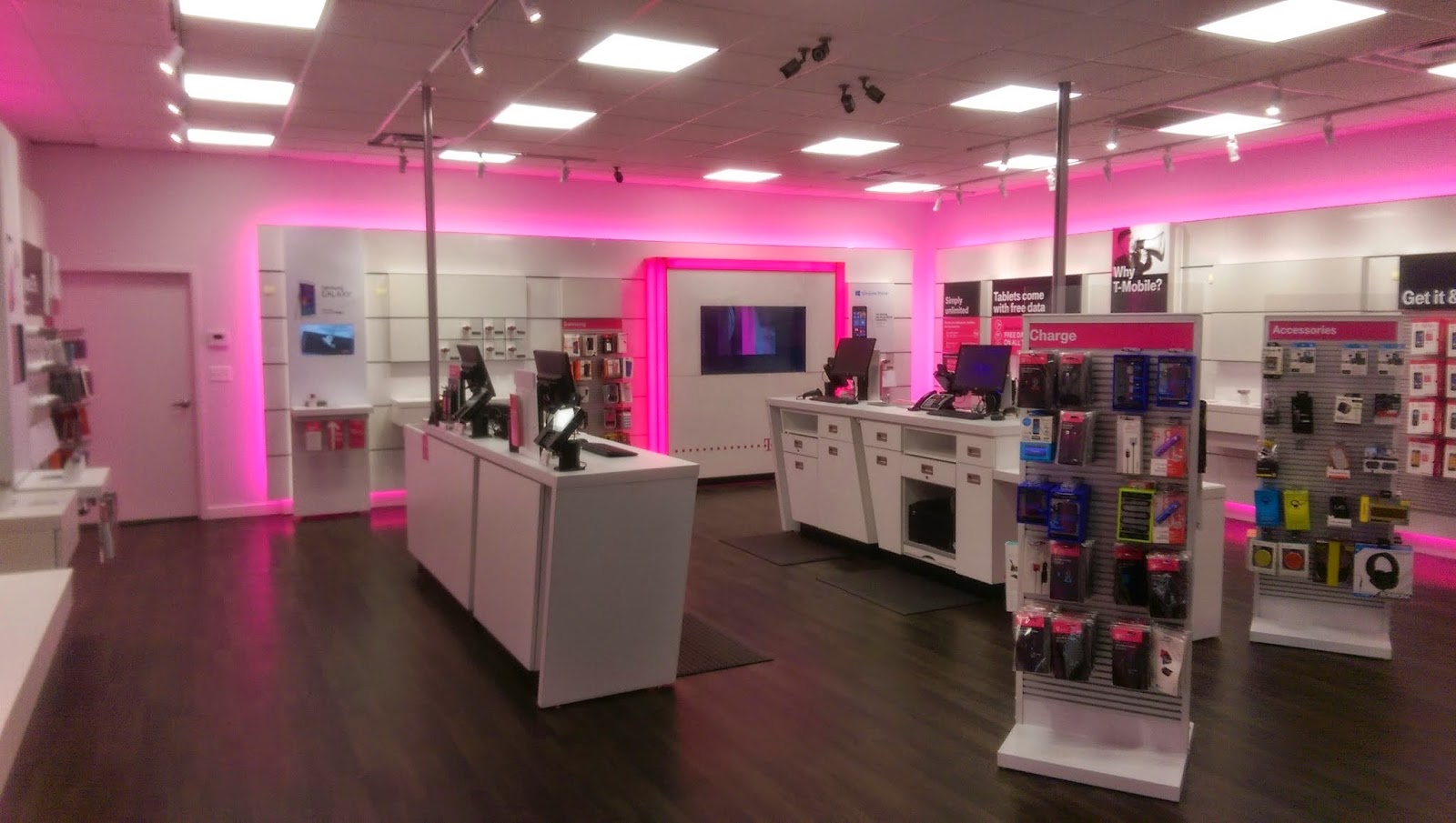 Photo of T-Mobile Secaucus in Secaucus City, New Jersey, United States - 2 Picture of Point of interest, Establishment, Store