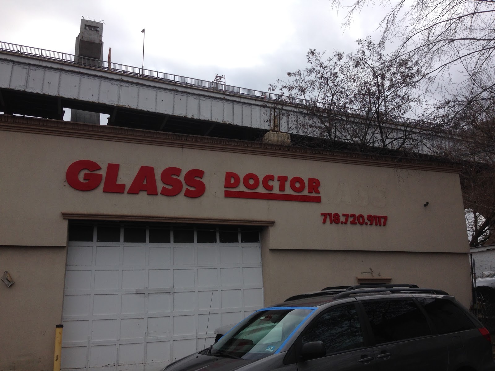 Photo of Glass Doctor of Staten Island in Staten Island City, New York, United States - 4 Picture of Point of interest, Establishment, Store, Car repair, General contractor