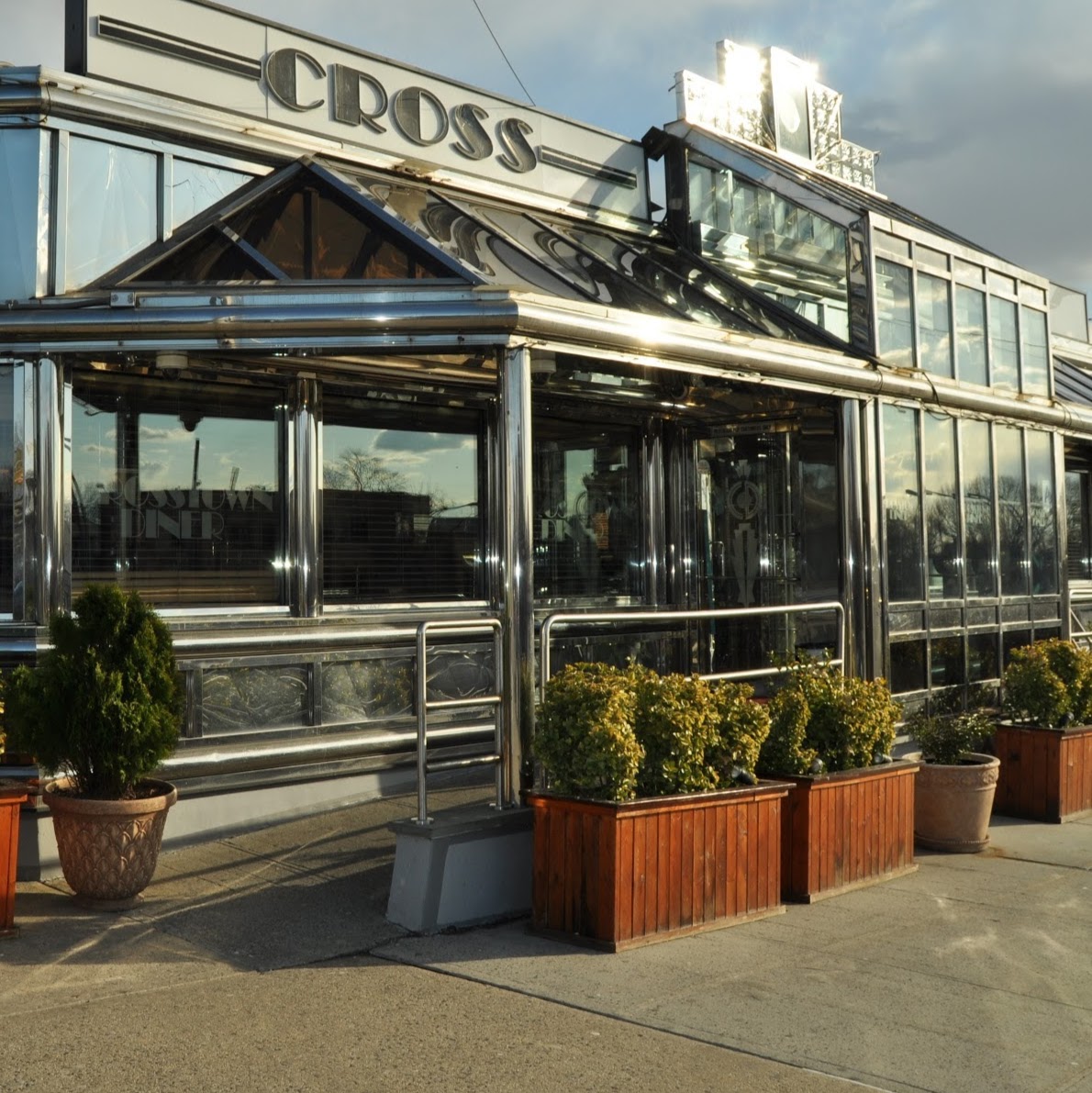 Photo of Crosstown Diner in Bronx City, New York, United States - 1 Picture of Restaurant, Food, Point of interest, Establishment, Store, Meal takeaway, Meal delivery, Bar