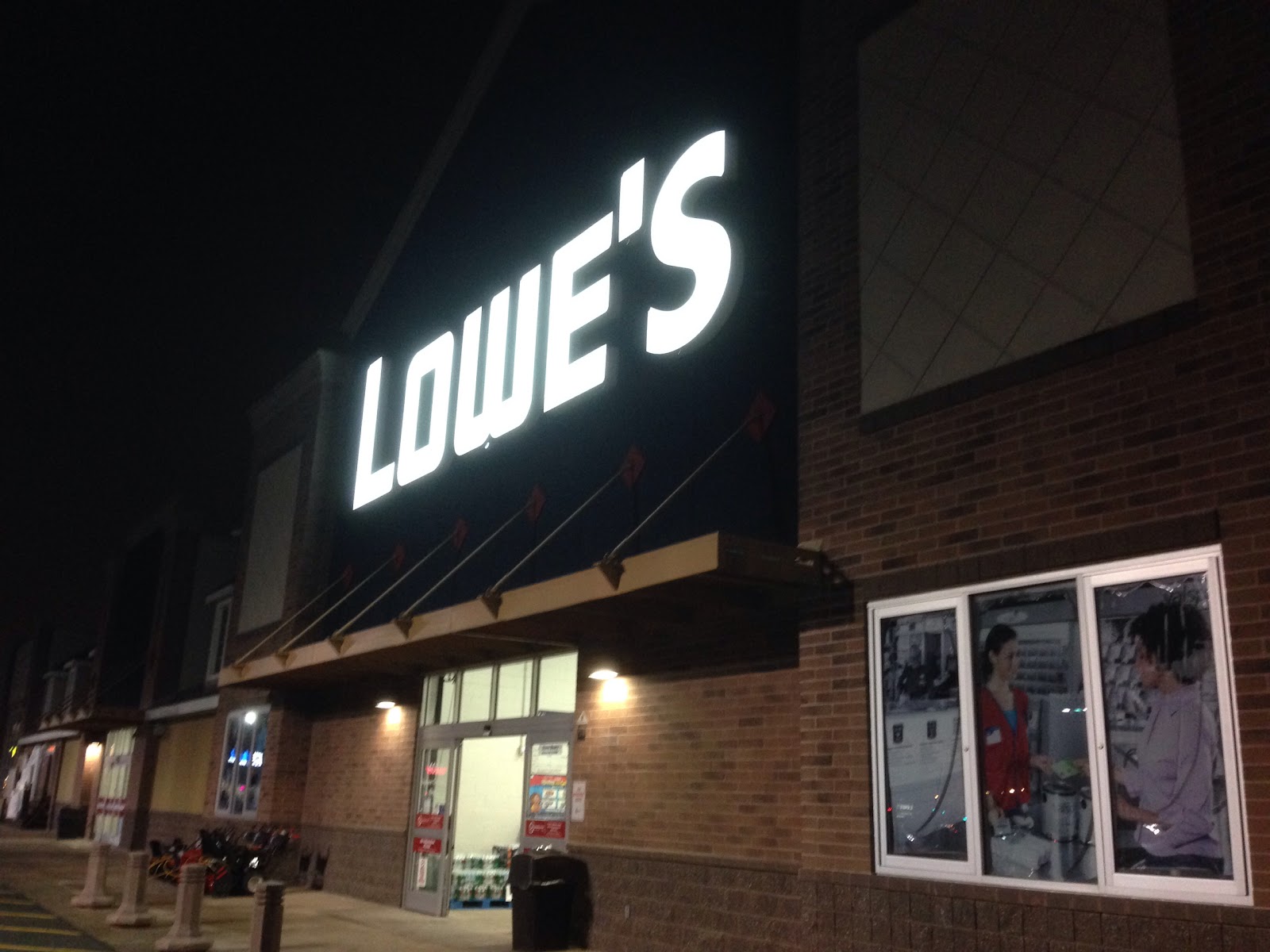 Photo of Lowe's Home Improvement in Bayonne City, New Jersey, United States - 1 Picture of Point of interest, Establishment, Store, Home goods store, Furniture store, Hardware store