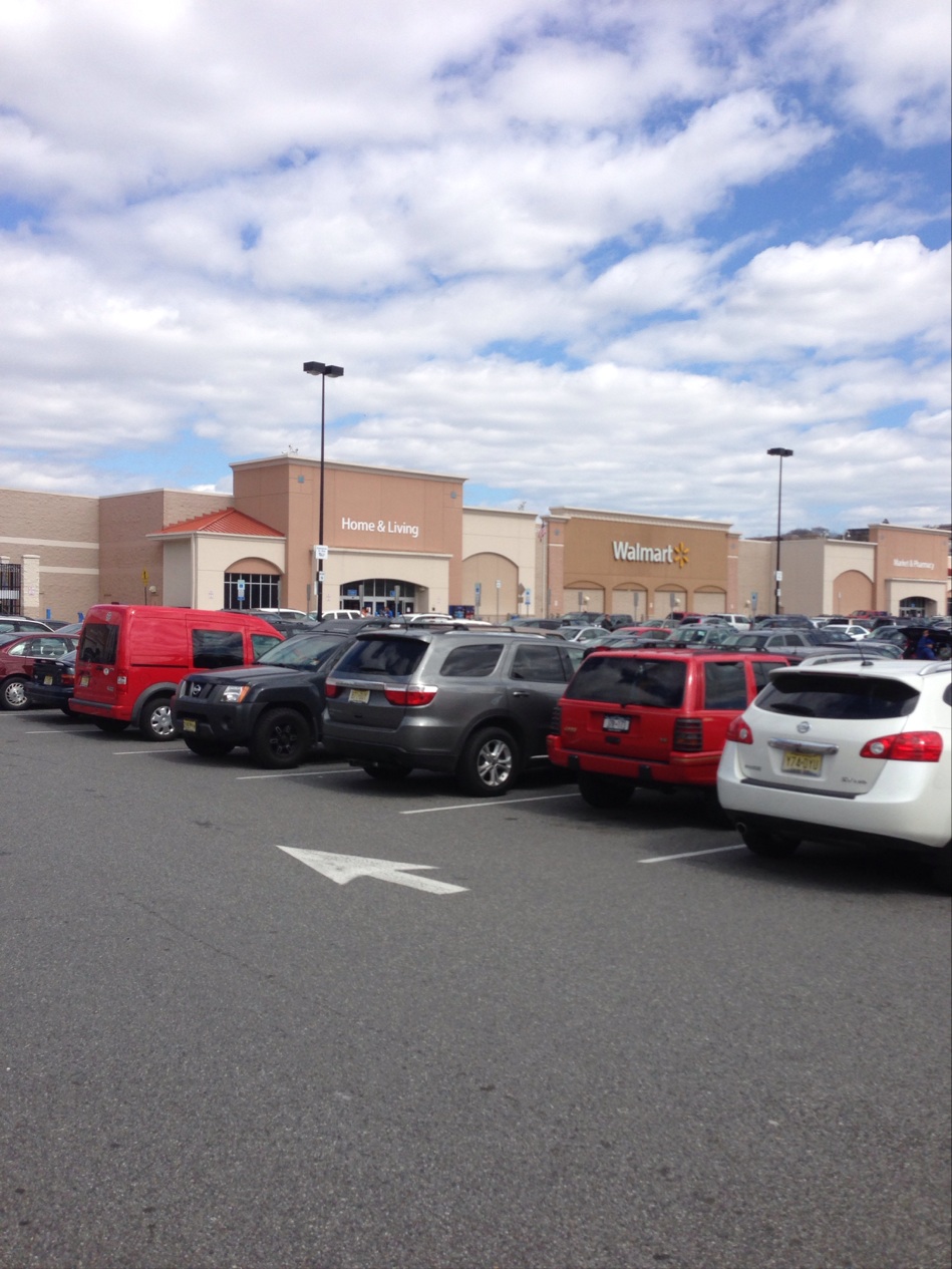 Photo of Walmart Supercenter in North Bergen City, New Jersey, United States - 4 Picture of Food, Point of interest, Establishment, Store, Grocery or supermarket, Electronics store, Department store