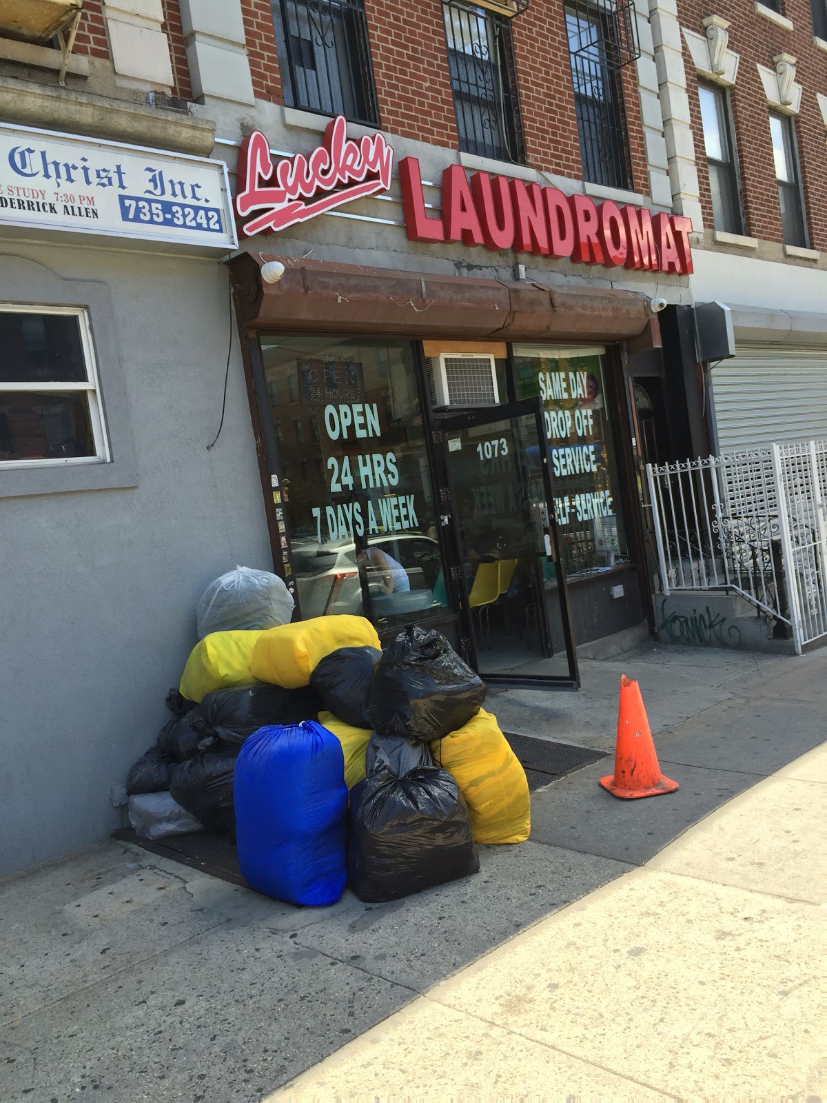 Photo of Lucky Laundromat 24 HOURS LAUNDRY in Kings County City, New York, United States - 2 Picture of Point of interest, Establishment, Store, Home goods store, Laundry