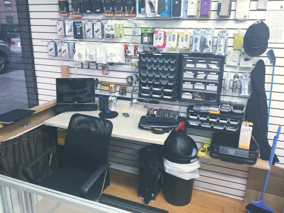 Photo of Ultimate Electronics Inc. in Rego Park City, New York, United States - 1 Picture of Point of interest, Establishment, Store