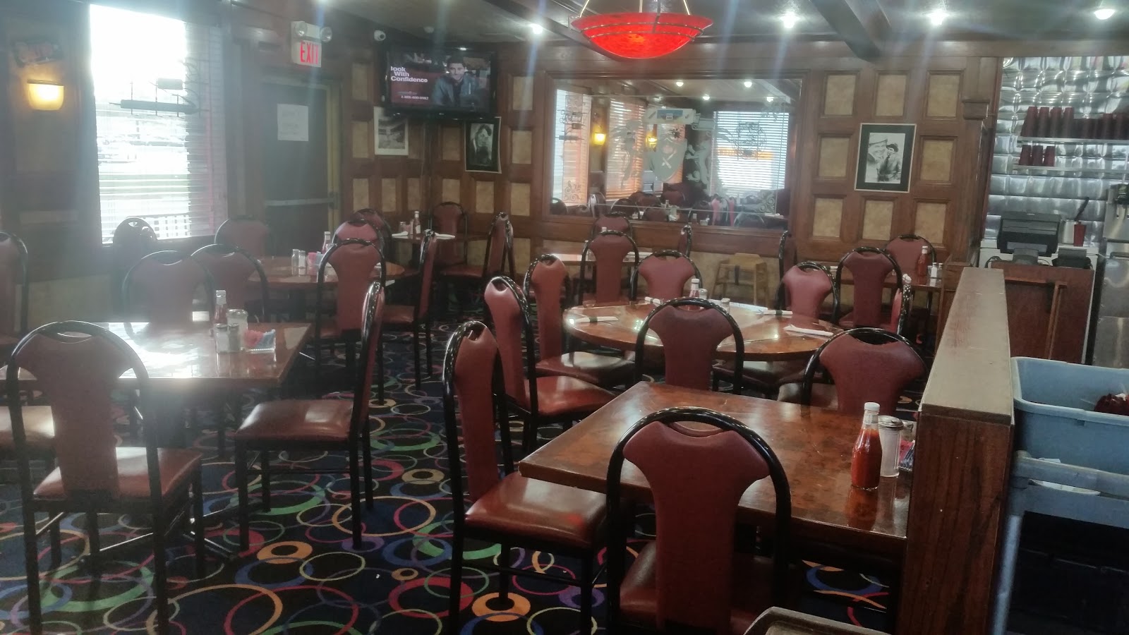 Photo of 440 Diner & Sport Bar in Jersey City, New Jersey, United States - 2 Picture of Restaurant, Food, Point of interest, Establishment, Bar