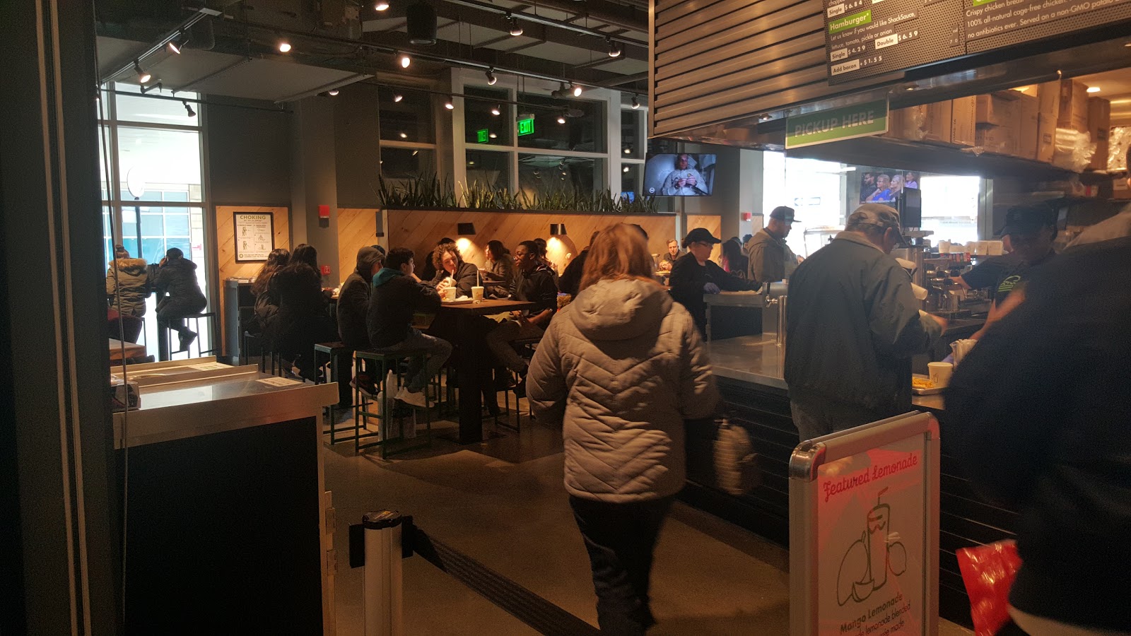 Photo of Shake Shack in Queens City, New York, United States - 3 Picture of Restaurant, Food, Point of interest, Establishment