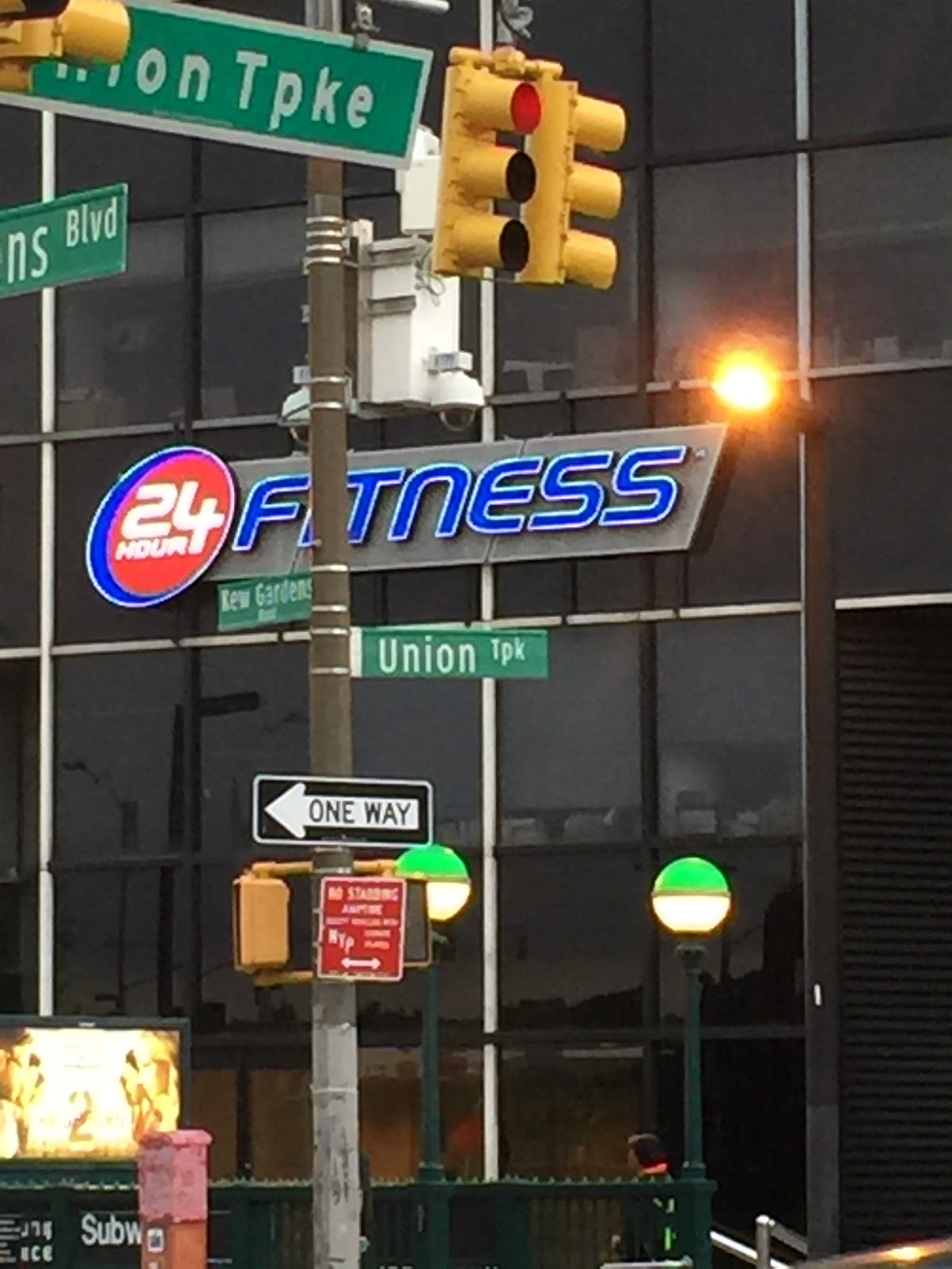 Photo of 24 Hour Fitness in Queens City, New York, United States - 2 Picture of Point of interest, Establishment, Health, Gym