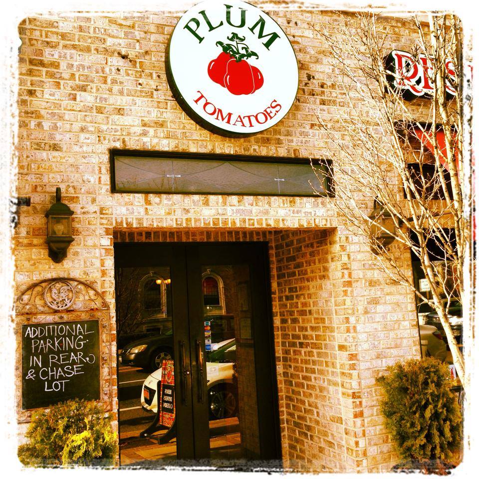 Photo of Plum Tomatoes Pizzeria Restaurant in Mineola City, New York, United States - 4 Picture of Restaurant, Food, Point of interest, Establishment, Meal takeaway, Meal delivery