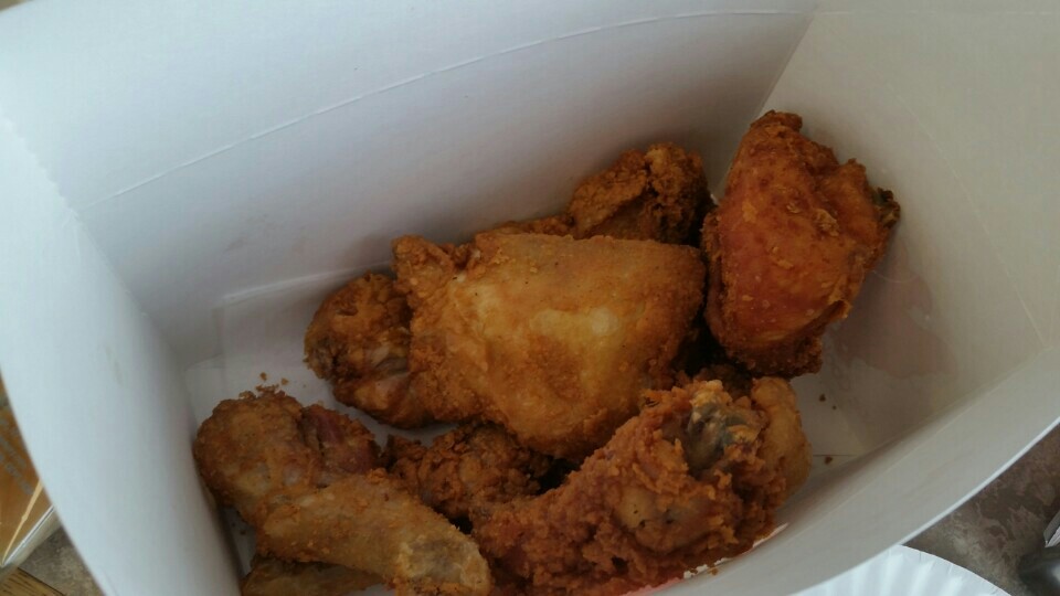 Photo of Colonia Fried Chicken in Woodbridge Township City, New Jersey, United States - 3 Picture of Restaurant, Food, Point of interest, Establishment