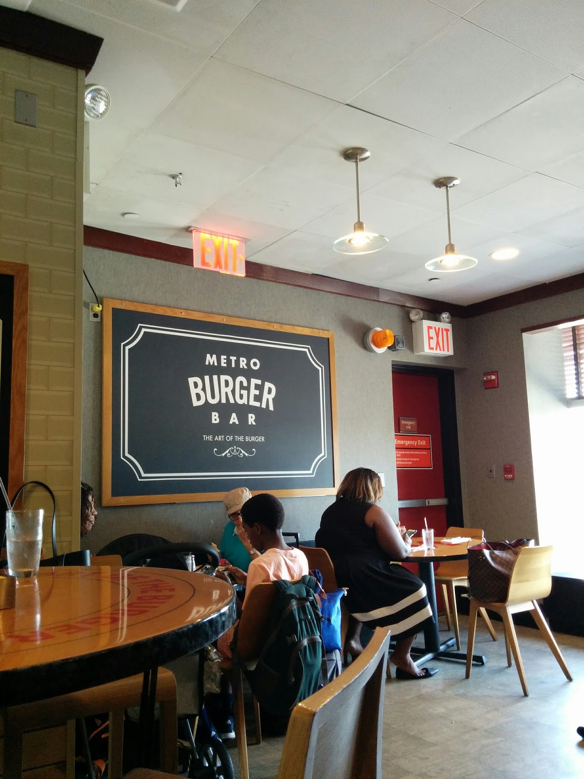 Photo of Metro Burger in New York City, New York, United States - 2 Picture of Restaurant, Food, Point of interest, Establishment