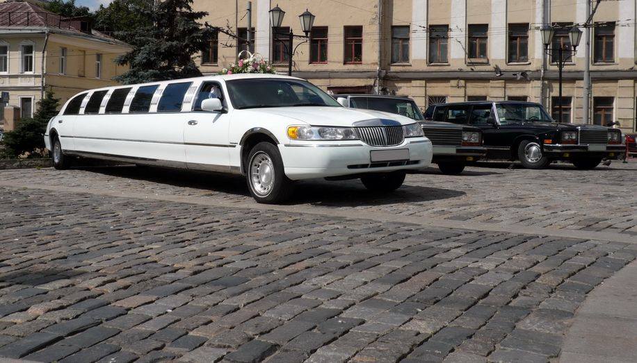 Photo of BBZ Limousine & Livery Service in Bergenfield City, New Jersey, United States - 3 Picture of Point of interest, Establishment