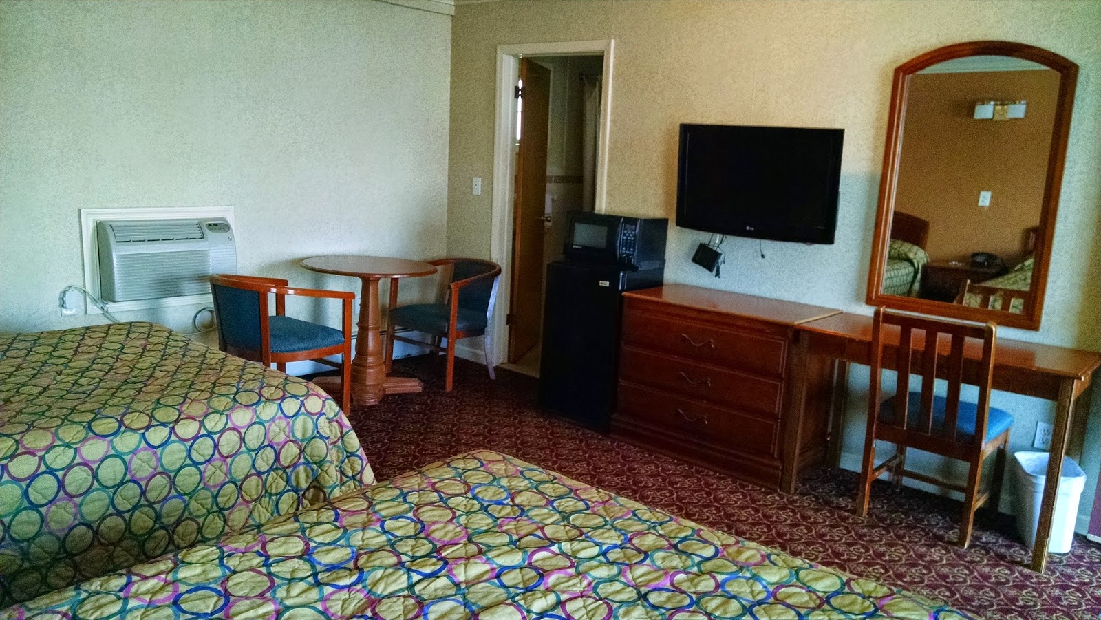 Photo of Royal Motel in Secaucus City, New Jersey, United States - 1 Picture of Point of interest, Establishment, Lodging